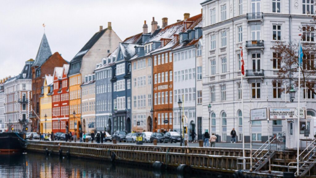 How Turkmenistan YouTube bloggers can collaborate with India advertisers in 2025