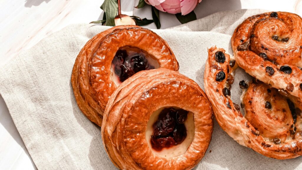 How Turkmenistan Snapchat bloggers can collaborate with Belgium advertisers in 2025