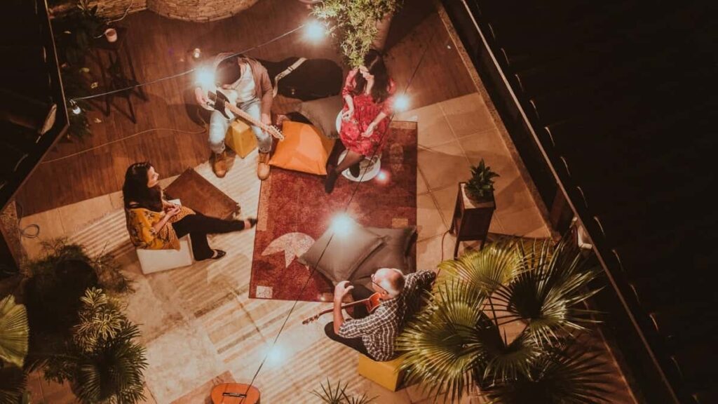 Turkmenistan Twitter blogerleri we UK reklamçylary 2025-nji ýylda nähili işleşip bilýär