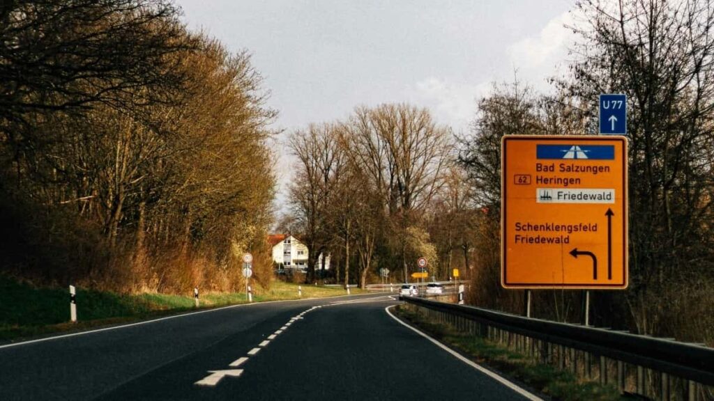 2025 Biritaniýa Facebook Täjirçilik Reklam Tarif Kartasy