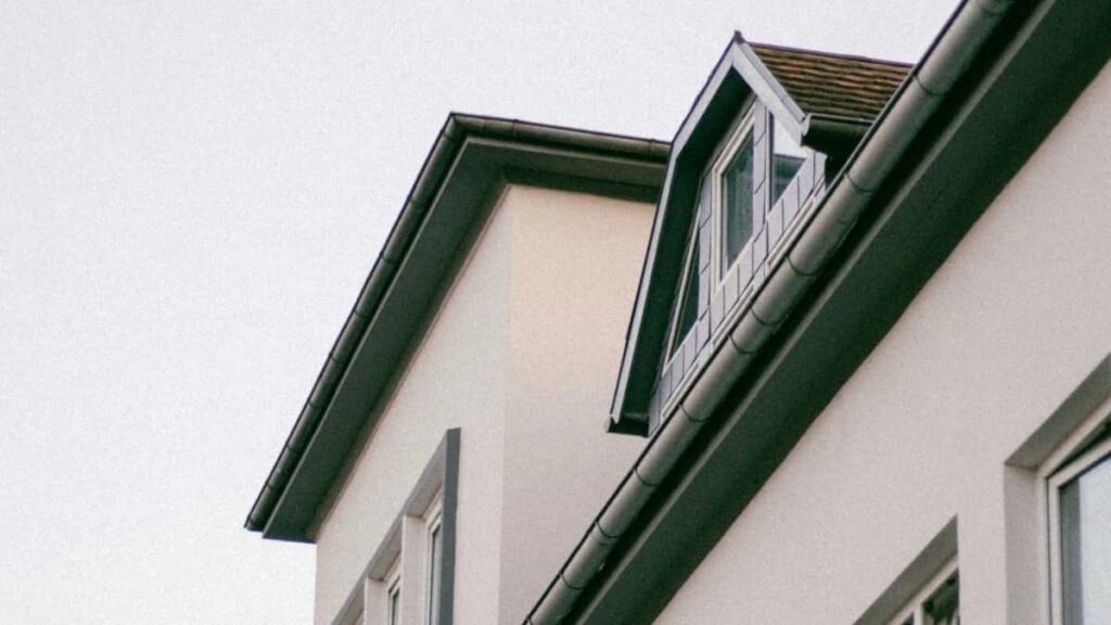 2025 Fransiýanyň Facebook ähli kategoriýaly reklamanyň bahalary