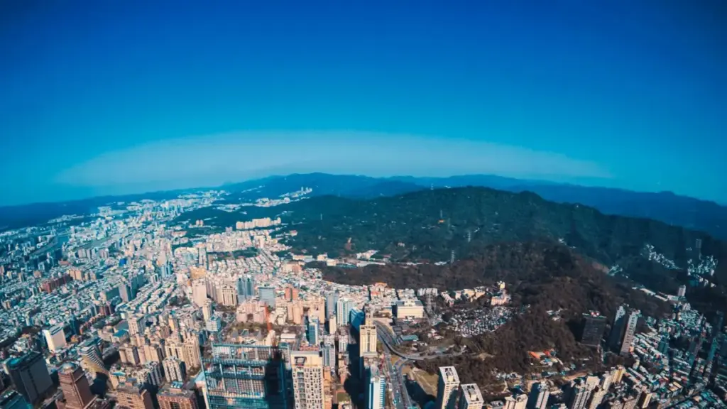 "VK (VKontakte) arkaly Russiýa bazarynda brendiňiziň haçan we nirede ýetip biljekdigini taktiki taýdan öwreniň — ýörite turkmen reklama maslahatlary."