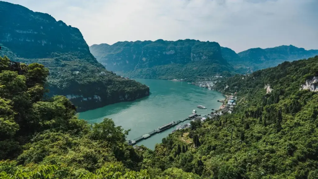 Turkmen içerik döredijileri üçin praktik gollanma: Twitter-de rus brendlerine nädip ýakynlaşmaly, islendik töwekgelçilikleri nädip azaltmaly we sponsorlar bilen dogry ynam gurmaly.
