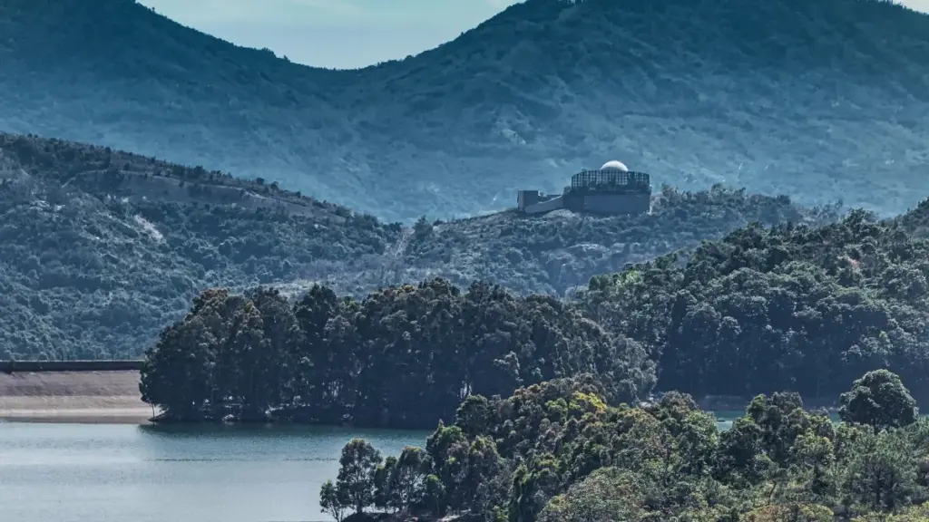 Şweýsariýada Line döredijilerini tapmak we mikro-influencer synag kampaniýasyny geçirmegiň praktiki, ýerli usullary we ädimme-ädim ýolbaşçylygy.