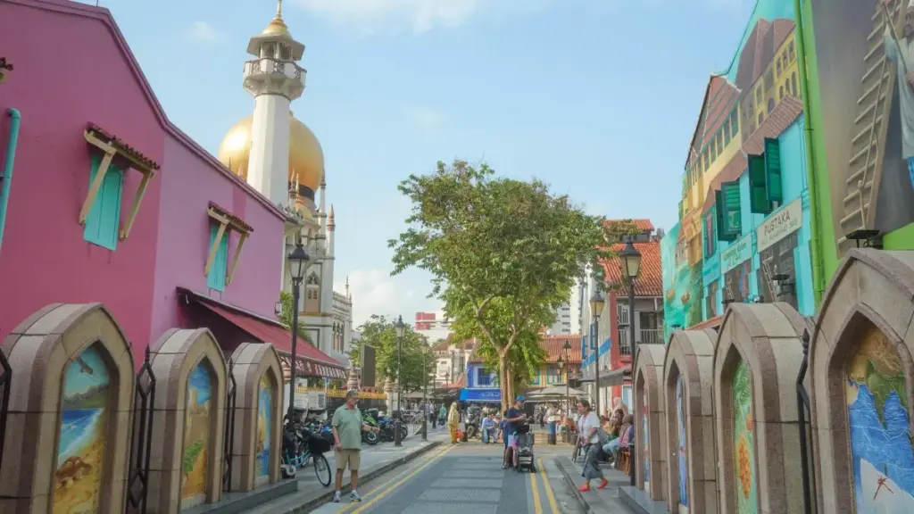 Ýaponiýaly LinkedIn döredijilerini tapmak we makyaj wideo gatnaşyklaryny başlatmak üçin praktiki, lokal we hereke geçirmäge bolýan ýollary we strategiýalary.