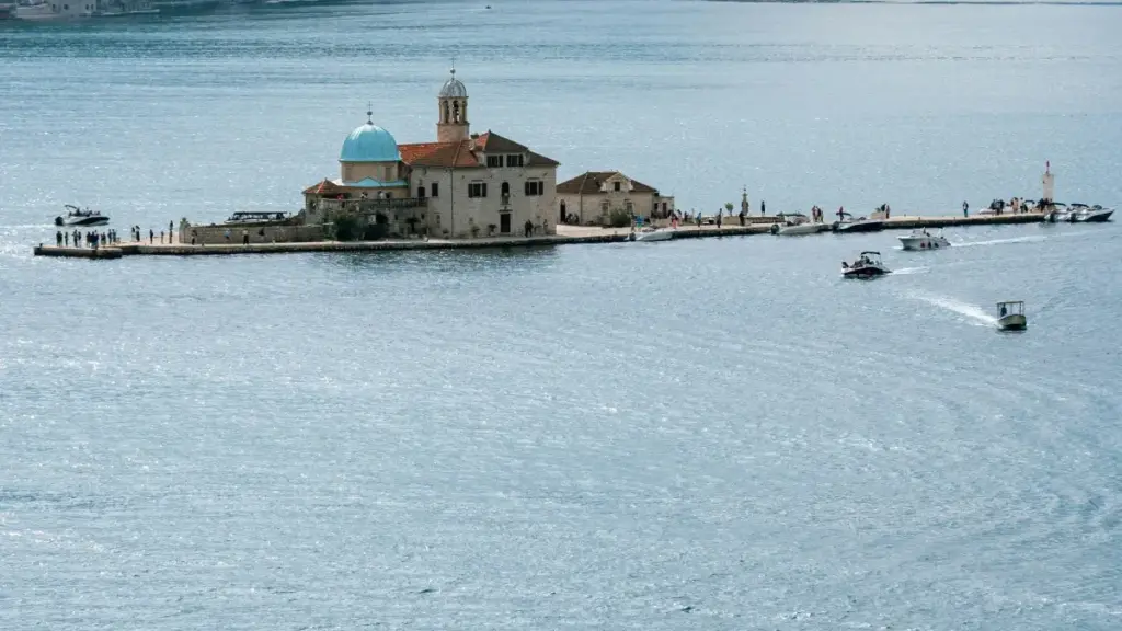 Armeniýaly Clubhouse döredijilerini tapmak, olary synag kampaniýasyna çekmek we hakyky talaby ölçemek üçin pragmatik, ýerli strategiýalar we howpsuz usullar.