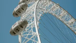 Täzelikler we praktik gollanmalar bilen: Birleşen Patyşalykdaky Clubhouse döredijilerini tapmak, PR paketlerini ugratmak we netijeli mazmun almak üçin ýerli strategiýa.