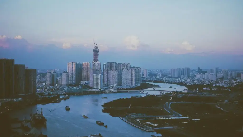 Sloweniýaly Chingari içerik döredijilerini tapmak we albom üçin reaksion kampaniýany işjeňleşdirmek üçin praktiki gazuwryşlar, ýerli trendler we platform strategiýalary.