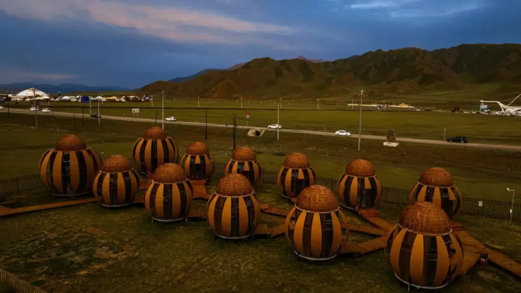 Tanzaniýaly Facebook döredijilerini tapmak we affilate marketing üçin işi gurnamak — praktiki ädimler, ýerli tendensiýalar we howpsuz partnerlik maslahatlary.