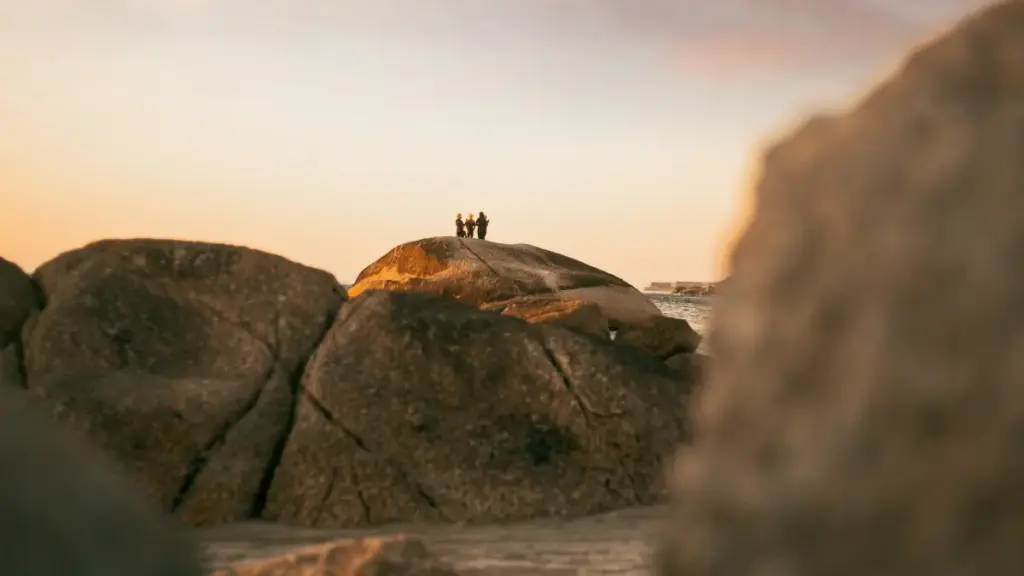 Boliviýaly Discord döredijilerini tapyp, önümiňizi görkezmegiň taktikasy — ýerli endik, howpsuzlyk we ROI esasy maslahatlary bilen.